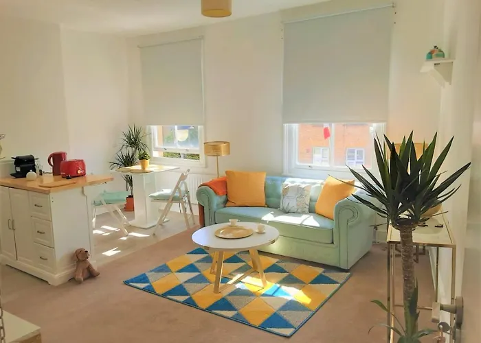 Julian Apartment Center Of London