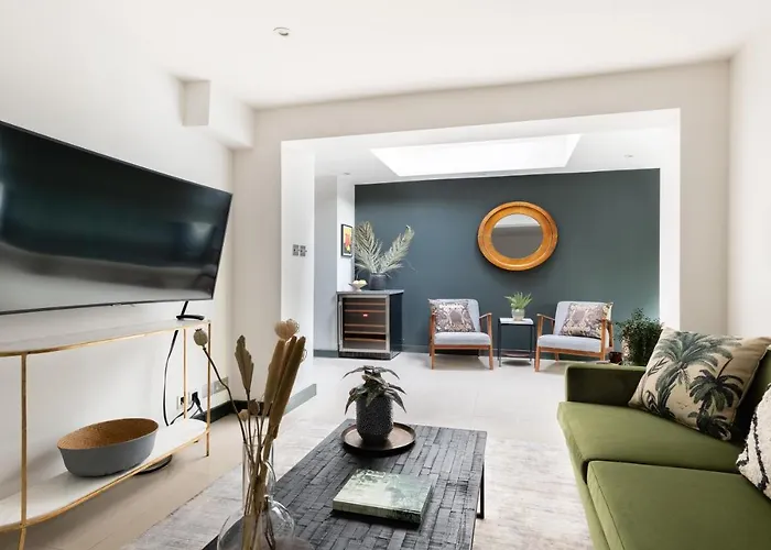 The Heart Of Shepherds Bush - Modern 2Bdr Apartment With Garden