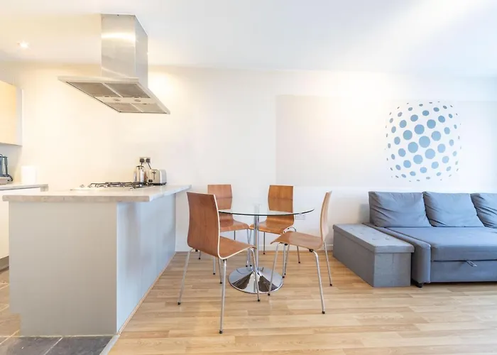 Pass The Keys Cosy 1Bed Apartment Nearby Canary Wharf