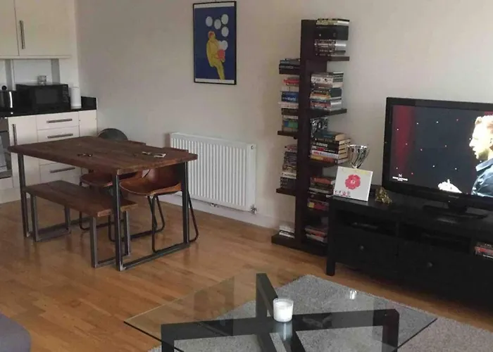 Charming Flat In Golders Green With Parking Space