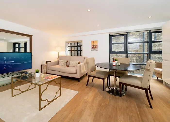 Duplex 2 Bedr, 3 Beds, 2,5 Bath Trafalgar Square