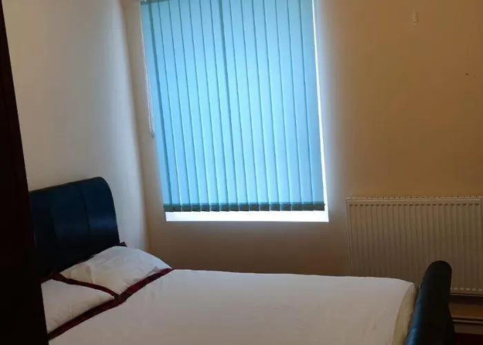 Nice Double Bedroom At Streatham Place