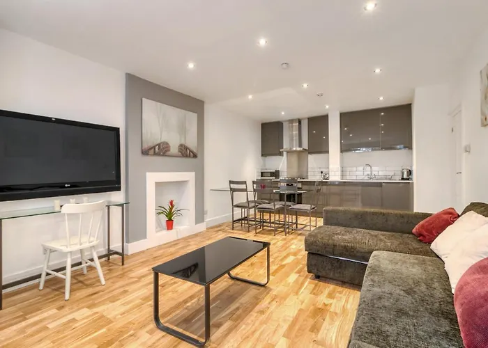 Holland Park Apartment