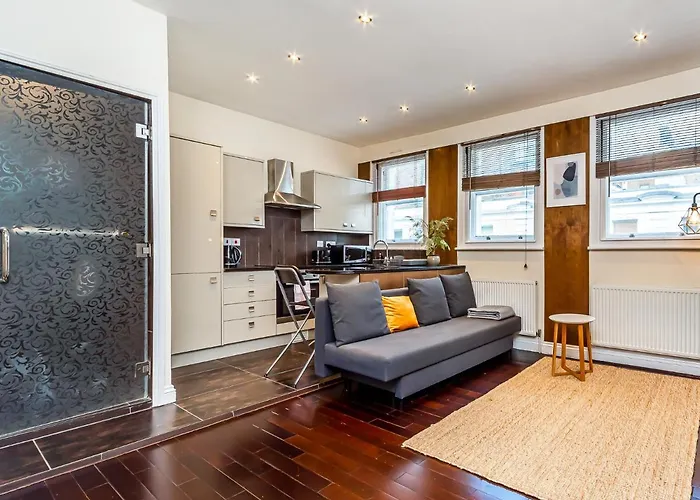 Pass The Keys West End Apartment Near Tottenham Court Road