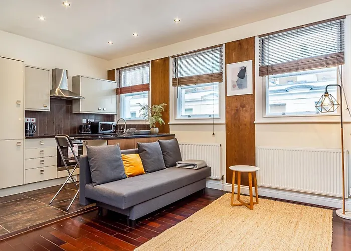 Brand new flat in London West End - Museum 1