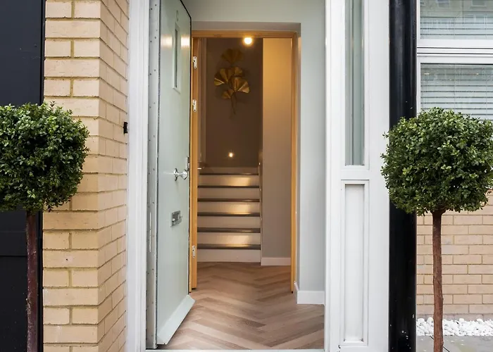 London\'S Modern Nuance Apartment - Battersea