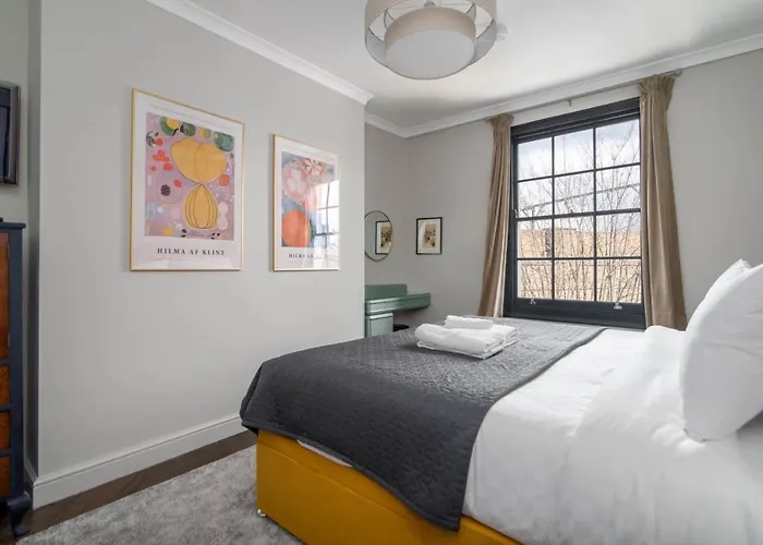 GuestReady - Top Floor Chic Camden Apartment sleep 2