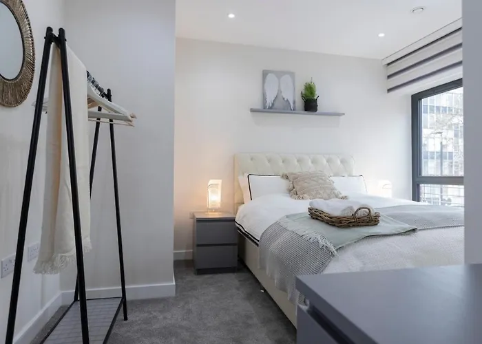 Lovely Apartment In Aldgate East 3