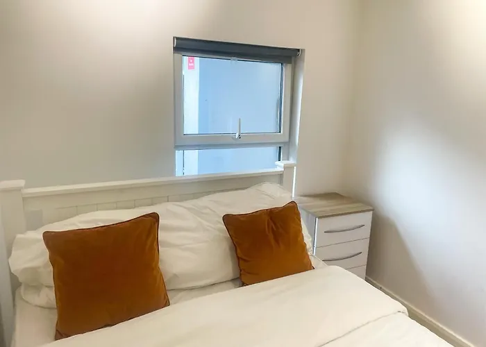 96 Uxbridge Road Apartments