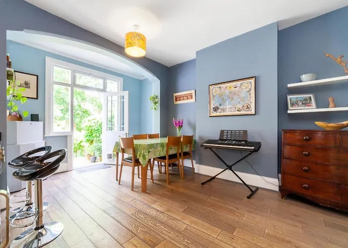 Gorgeous 4 Bdr House With Garden, Crystal Palace