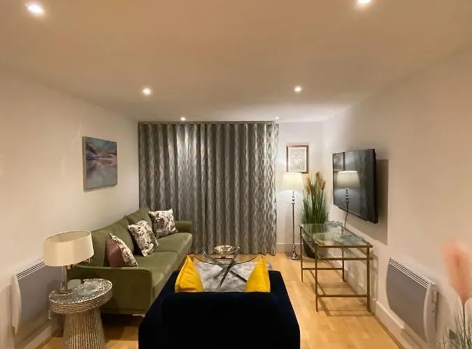 Fabulous 2 Bed Apartment In Vauxhall