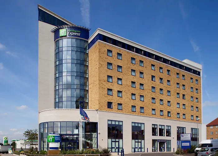 Holiday Inn Express London - Newbury Park, An Ihg Hotel