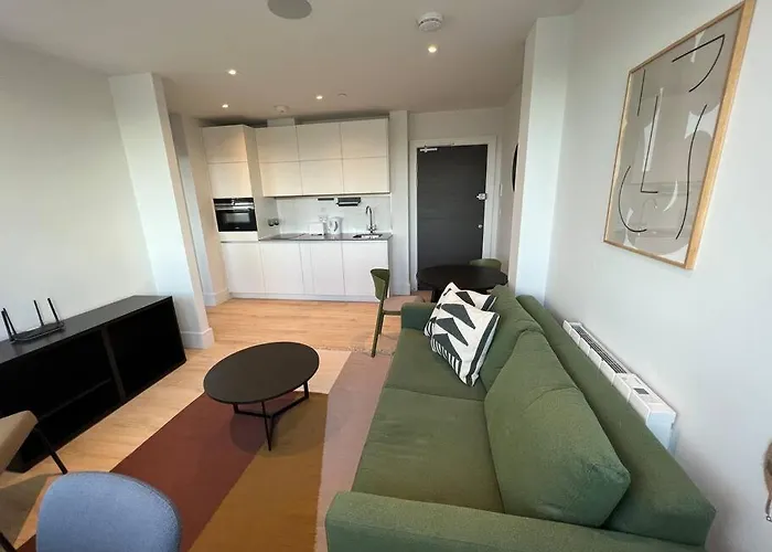 1 Double Bed Apartament With Gym, Cinema And Pool Table In Front Of The Wembley Stadium