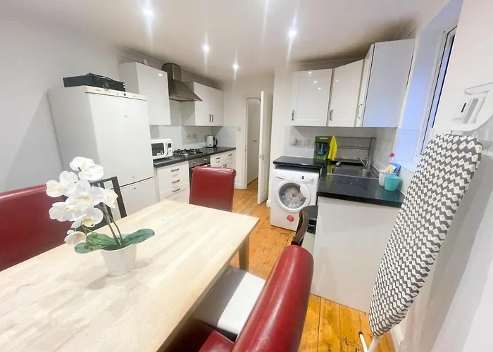 8 Balchier Road
