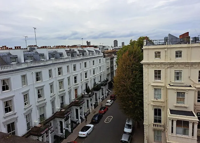 Palace Court Hotel