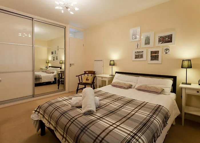 Covent Garden 1-Bedroom, 6 Beds, Quiet, Office-Ready