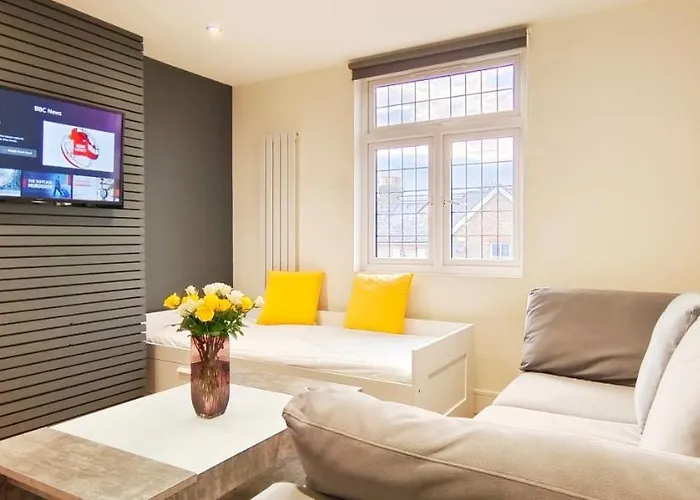 First Floor Flat 1 Northwood