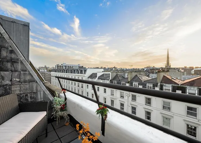 Hyde Park Rooftop Two Bedroom Apartment