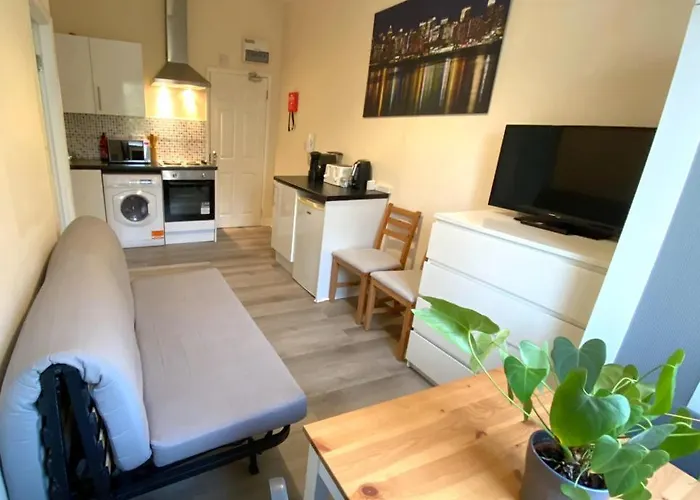 Lovely 1-Bedroom Flat In London