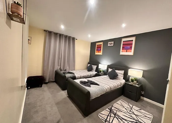 Marylebone 5-Bedroom, 4 Baths Private Family Villa
