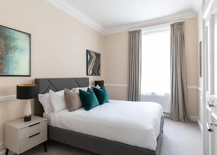Super Central! Mayfair Family Flat Sleeps 6