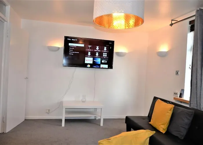 London Zone 2, 2 Bedroom House