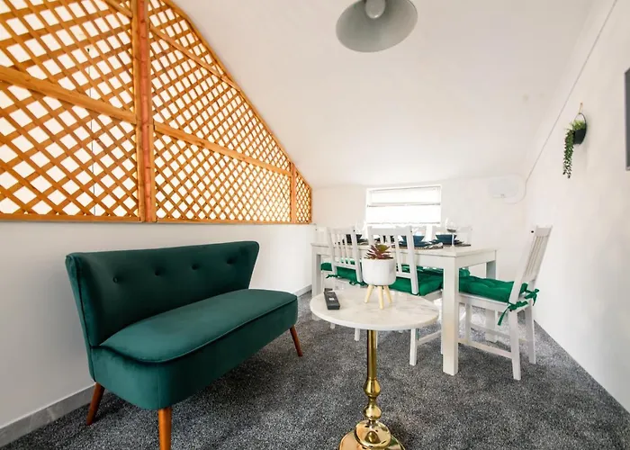 Stylish Holiday Home Groups-Families 3M