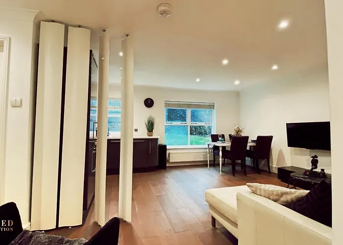 Brooklands Nw6 Apartment