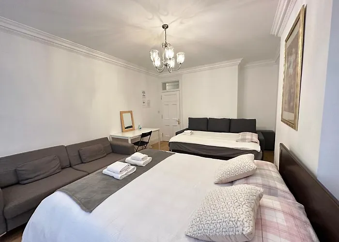 Double Room In Paddington ,London, 1 Step To Station, Private Room #Room Name Is London#