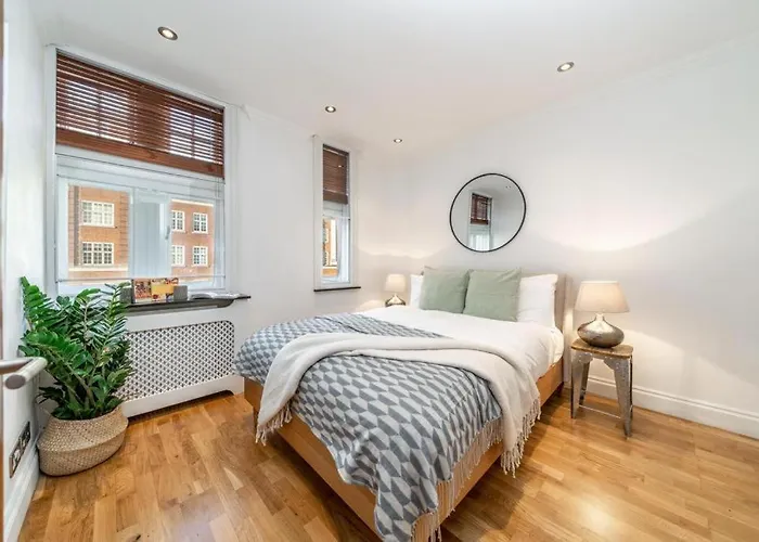 Kensington High Street Flat 2 Bedroom