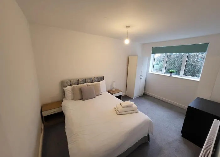 Modern 3 Bed Walking Distance To Wimbledon Tennis!