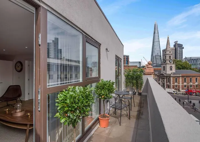 7 Borough Apartments - Spacious 2-Bed, 2-Bath In Prime Location