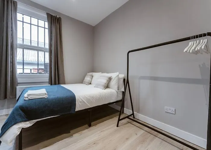 Stylish Kitchenette In Central London\'S Vibrant Holloway District