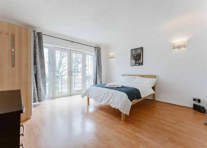 Up To 4 People, Room In A Share House Next To London Bridge