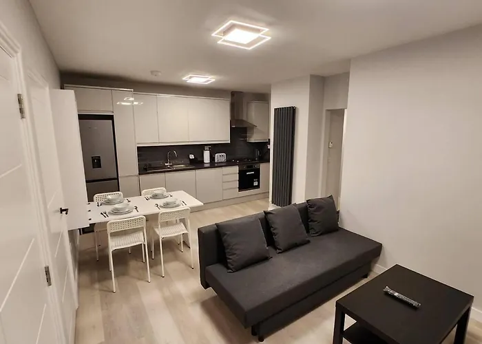 Beautiful 2-Bed Apartment In London - Sleeps 6!