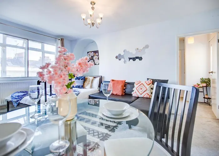 Private Family Apartment, In Victoria Posh Sw1 London