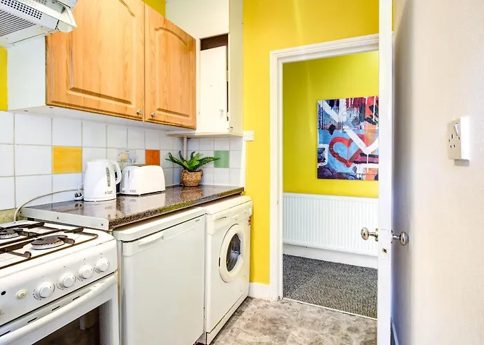 Oxford Street - Mayfair, Central London Budget Apartment