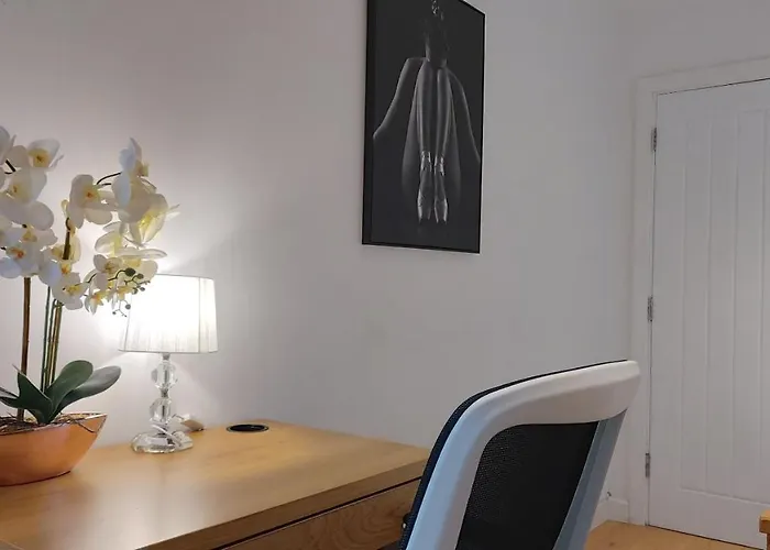 London Anayah Apartments
