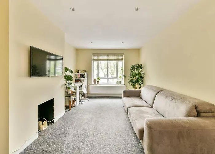 Ladbroke Grove - 2 Bed Near Portobello & Golborne Road