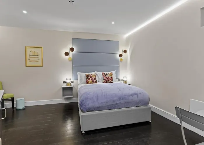 Modern Studio Flat