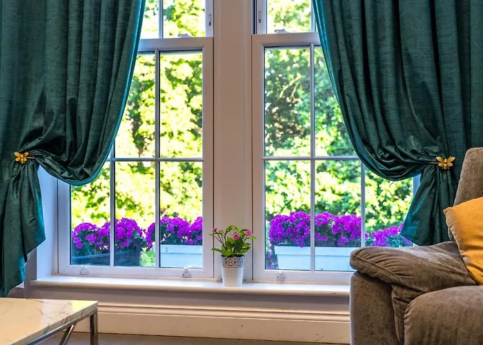 Modern 3 And 2 Bedroom Flat In Central London With Installed Ac
