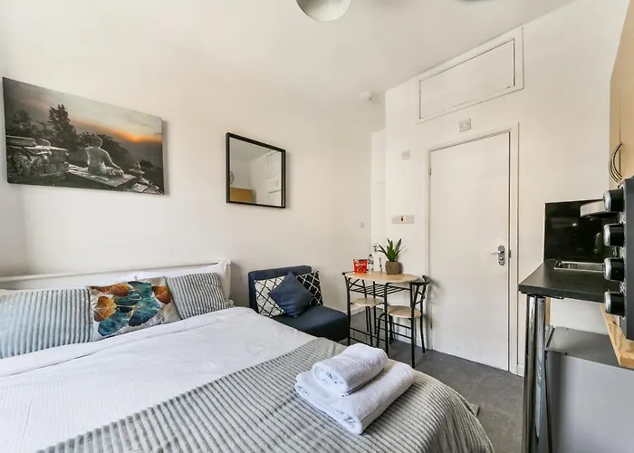 Chapel Market, Studio In Angel- Sleeps Upto 3