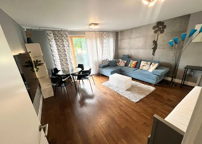 Modern Apt 15Min To Liverpool St
