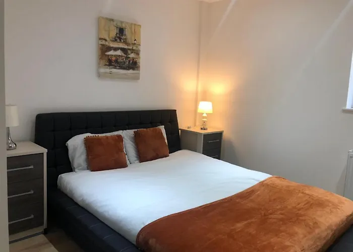 Southwark & City Apt 3B
