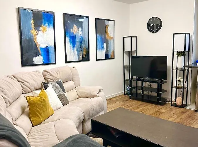 Central 1 Br-Kensington-24 7 Security-Netflix