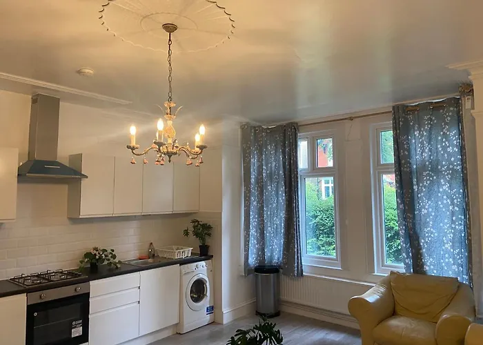 Homely 3 Bedroom Ground Floor Flat