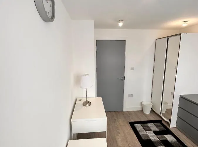Double And Single Rooms In Bromley By Bow