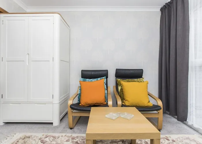 Pass The Keys - Beautiful Flat With Balcony In Swiss Cottage, London