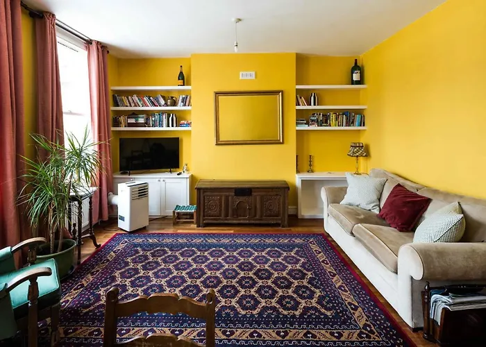 Elegant And Peaceful 2Bd Apt - Barons Court/London