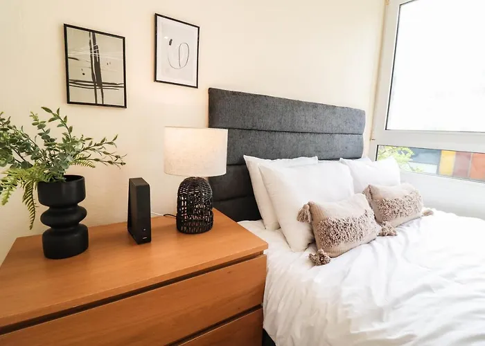 Cosy Property Right By Warren Street Station! Free Wifi!